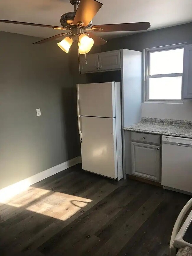 Building Photo - 131 White Ave