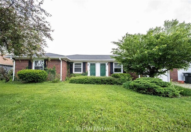 Building Photo - 207 W Green Meadows Dr
