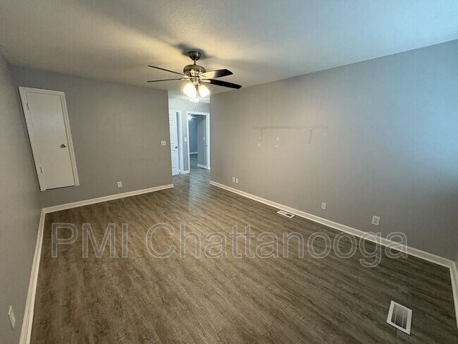 Foto del edificio - 4240 Crestview Dr