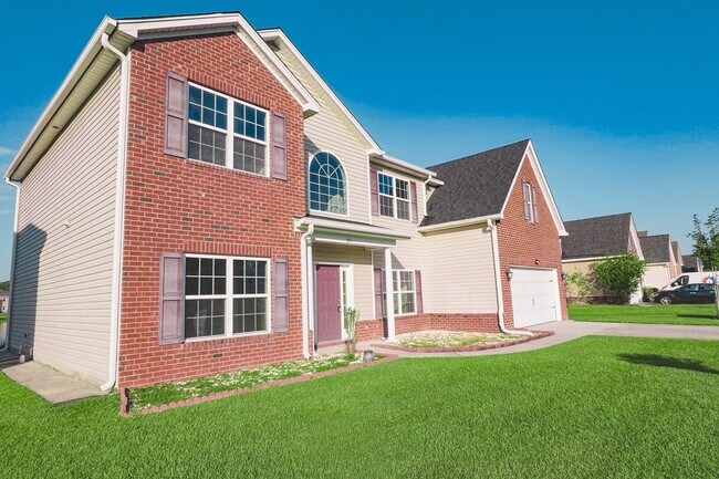 Foto del edificio - Available Soon!