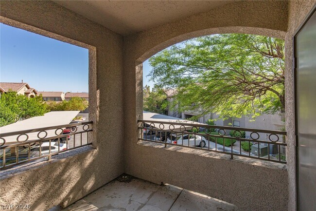 Foto del edificio - 8250 N Grand Canyon Dr