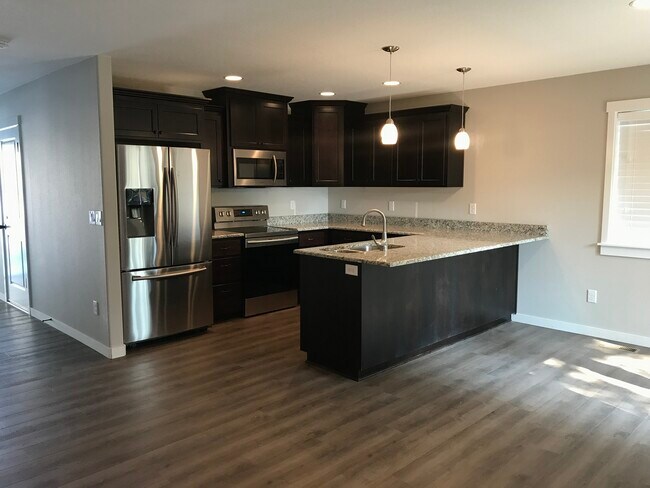 Building Photo - 534 April Court