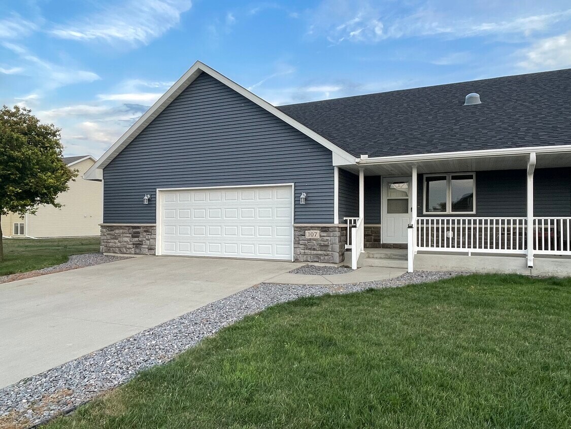 107 Traci Ln, Nicollet, MN 56074 Townhome Rentals in Nicollet MN