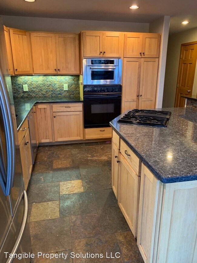 Building Photo - 4 br, 2.5 bath House - 1357 Blue Ridge Rd