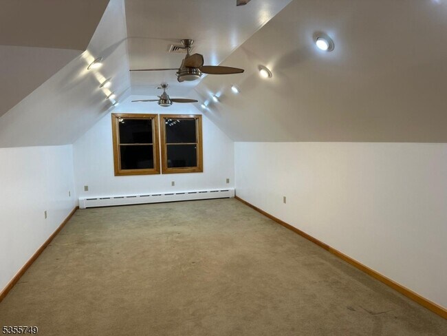 Building Photo - 160 6th Ave