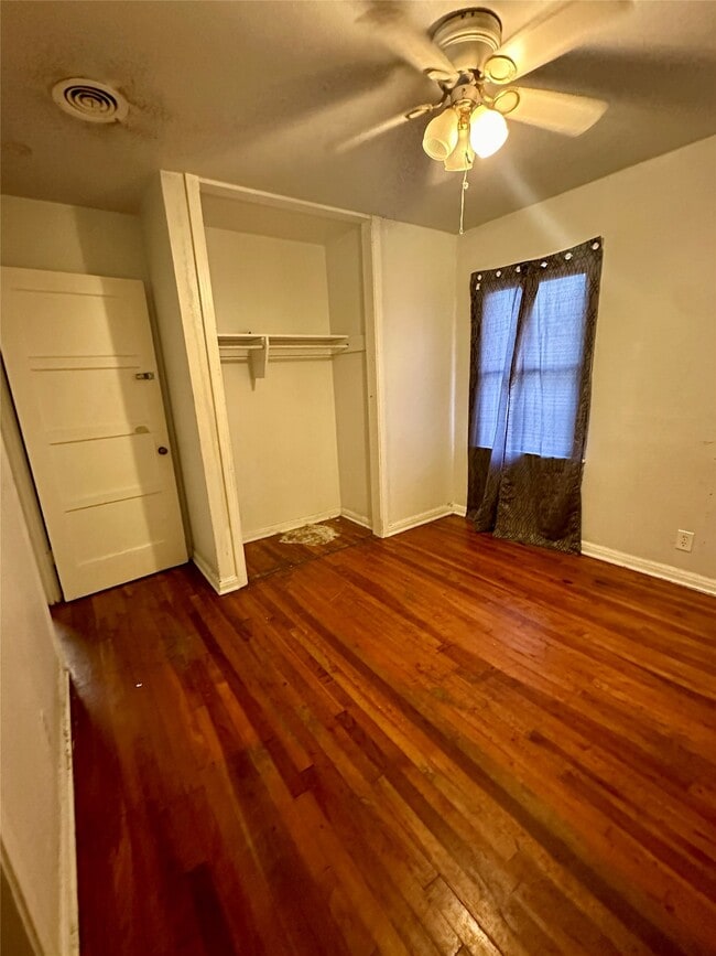 Building Photo - 308 N Dallas St