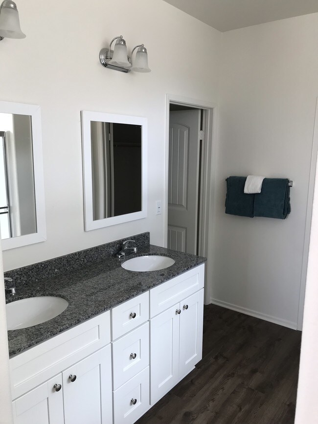 Foto del edificio - 1615 Hereford Way