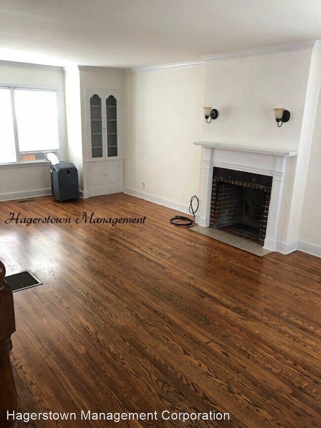 Foto del edificio - 3 br, 1 bath House - 1004 Pennsylvania Avenue
