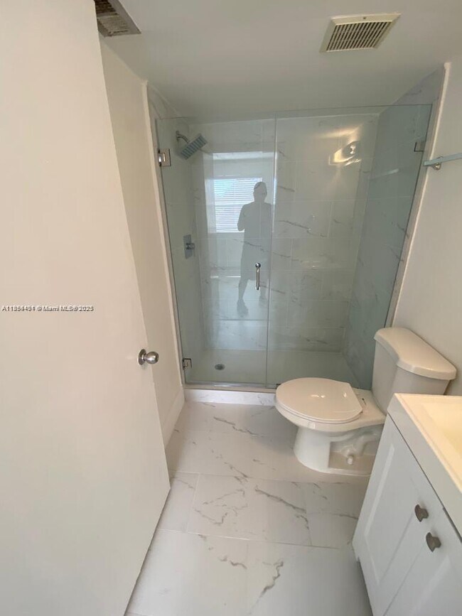 Foto del edificio - 2575 SW 27th Ave
