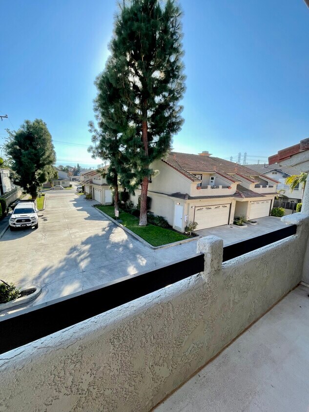 11439 216th St, Lakewood, CA 90715 Townhome Rentals in Lakewood CA