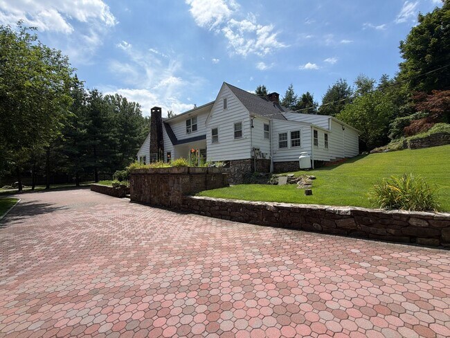 Building Photo - Six Raven Way LLC