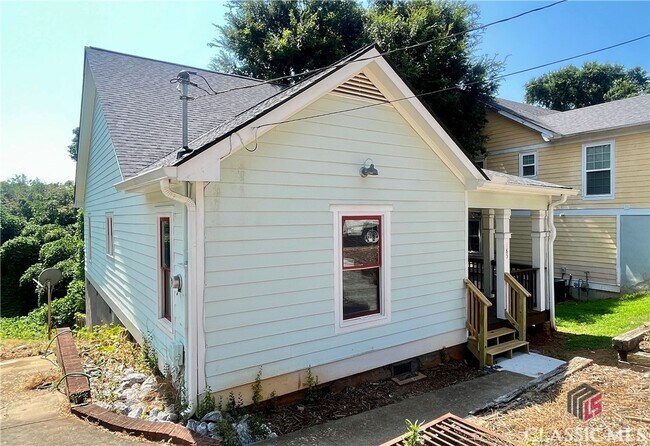 Building Photo - 185 Marlin St