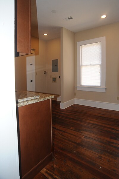 Foto del edificio - 623 Mountain Ave SW