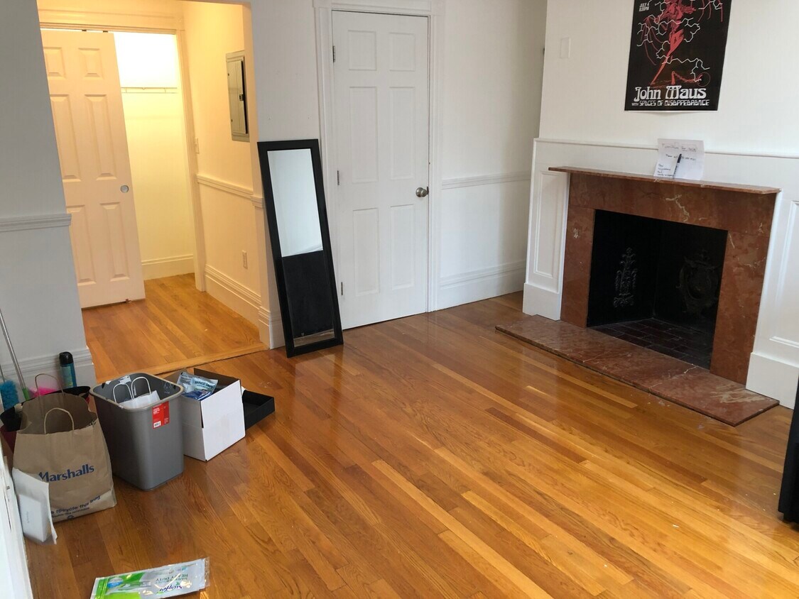 254 Newbury St Unit 5, Boston, MA 02116 Condo for Rent in Boston, MA