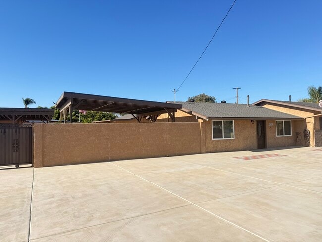 Building Photo - 3488 Riverside Dr
