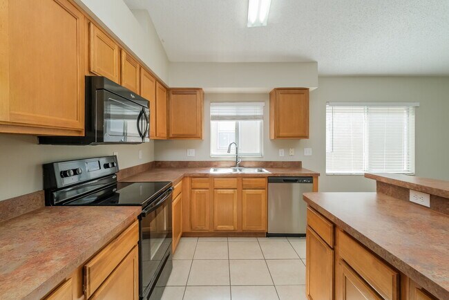 Building Photo - 3123 Summer House Dr