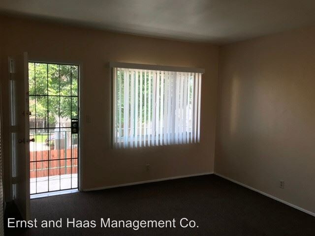 Foto del edificio - 815 E 9th St