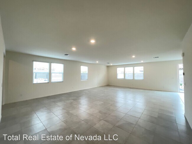 Foto del edificio - 5 br, 3.5 bath House - 6977 Solano Canyon