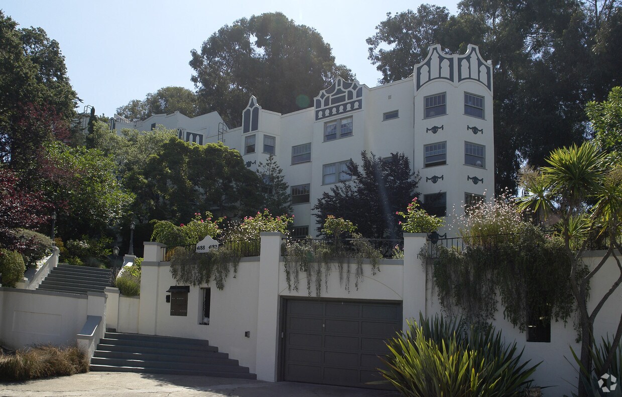 Foto del edificio - 4182-4188 Greenwood Ave