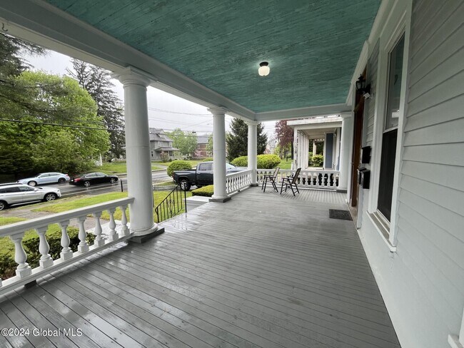 Building Photo - 191 Pawling Ave