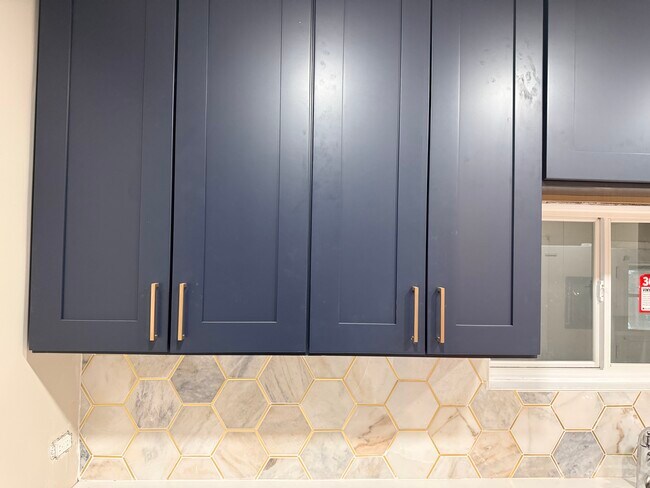 Foto del edificio - 6704 N Trumbull Ave