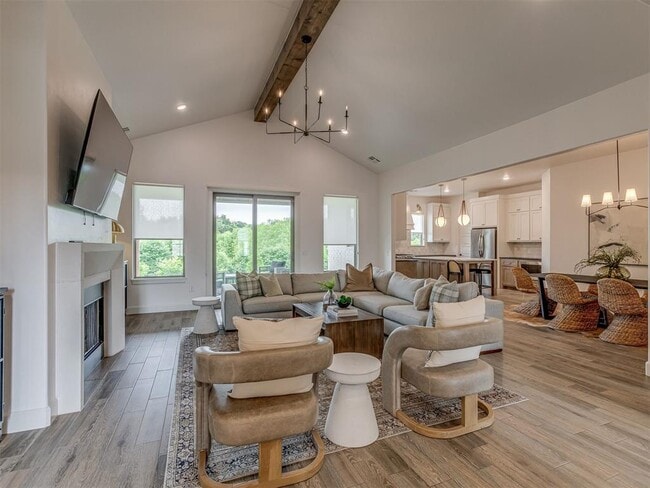 Foto del edificio - 1433 Sadie Creek Rd