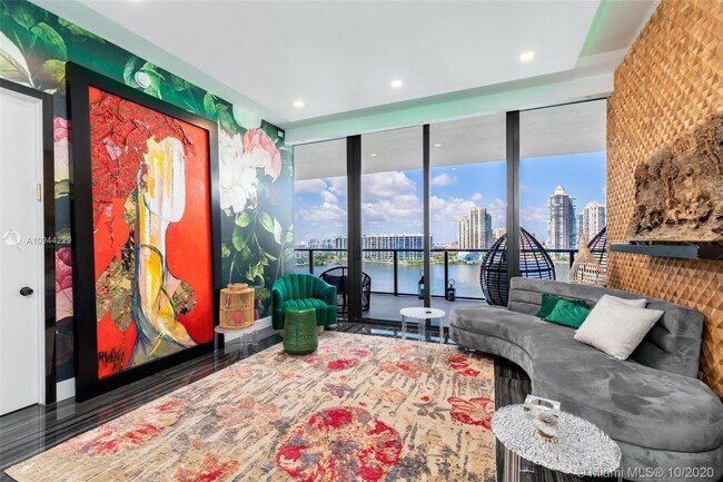 Building Photo - 5000 Island Estates Dr