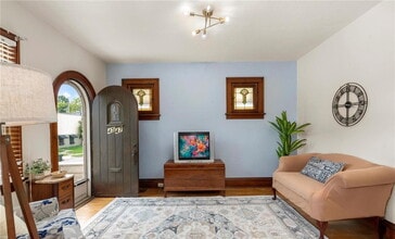 Building Photo - 4547 Tholozan Ave