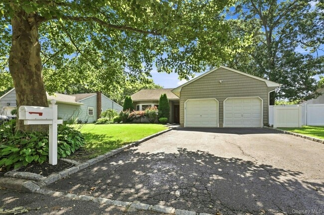 Building Photo - 8 Marlan Ct
