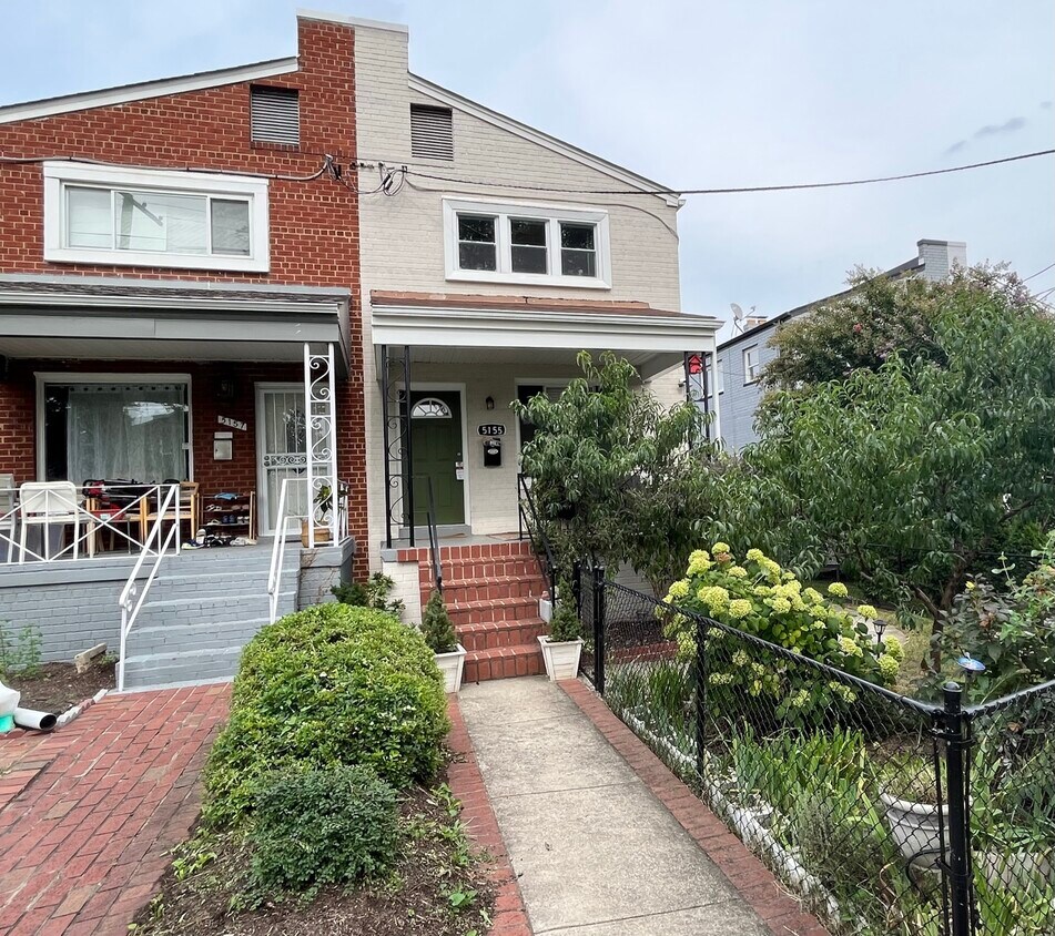 Primary Photo - 5155 7th St NE