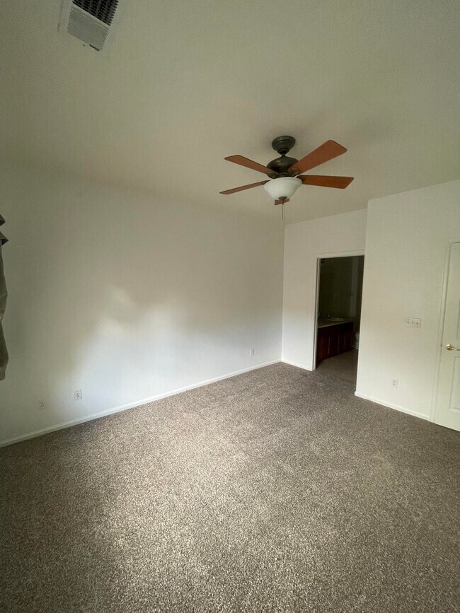 Foto del edificio - 8200 E 8th Ave