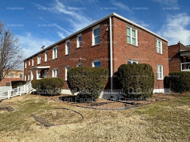 Building Photo - 901 N 16 St