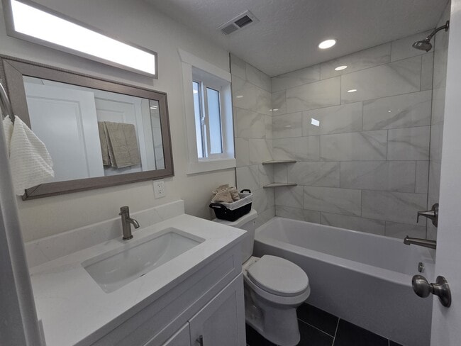 Foto del edificio - 152 N 200 W St