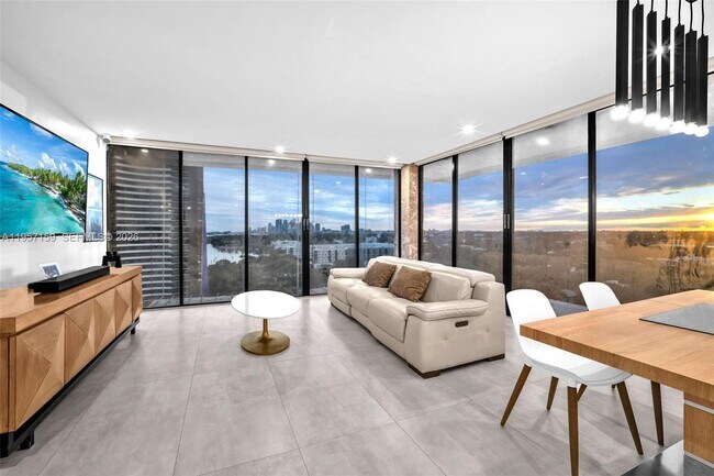 Foto del edificio - 780 NE 69th St