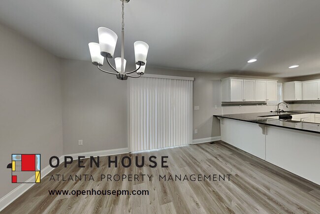 Foto del edificio - 328 Shire Way, Lawrenceville