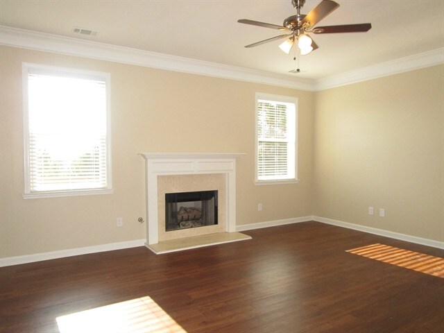 Building Photo - 916 Swallowtail View