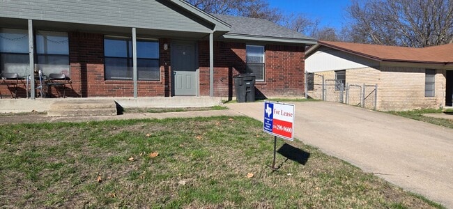 Foto del edificio - 1401 Janis Dr