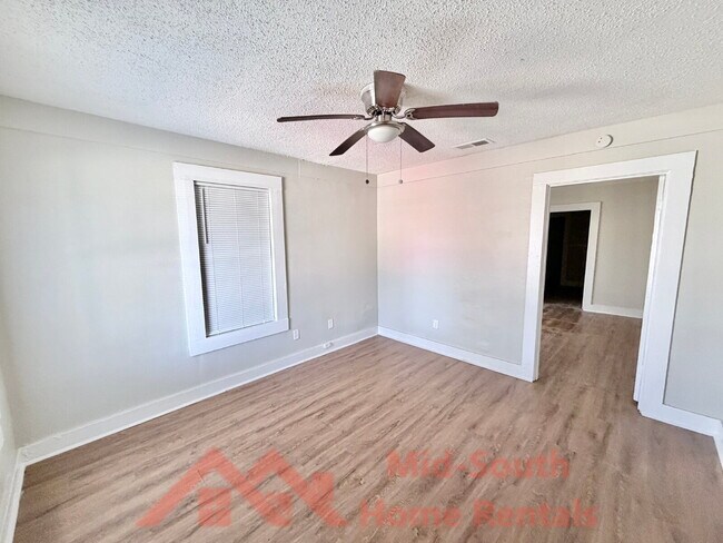 Foto del edificio - 2263 Hunter Ave