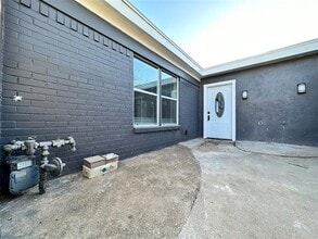 Building Photo - 5360 Wonder Dr