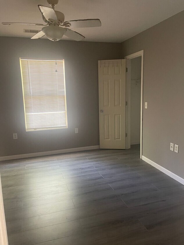 Building Photo - 3 Bed 1 Bath House