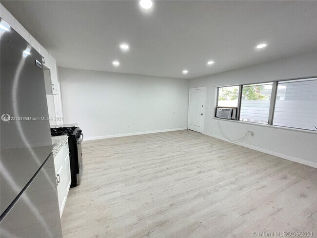 Foto del edificio - 7311 Gary Ave