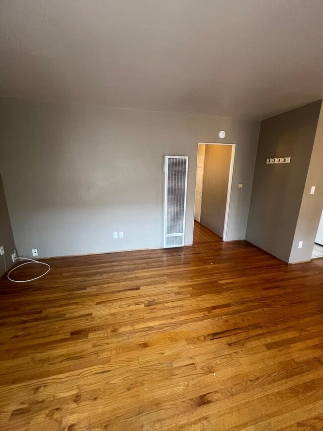 Building Photo - Updated 1 Bed / 1 Bath in Prime Hillcrest–...