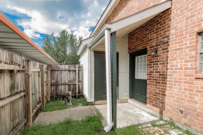 Área cercada con trastero - 4352 Stumberg Ln