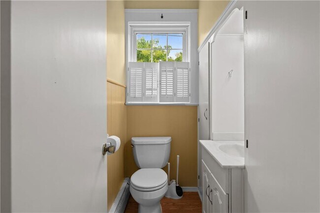 Building Photo - 58 Bedlow Ave