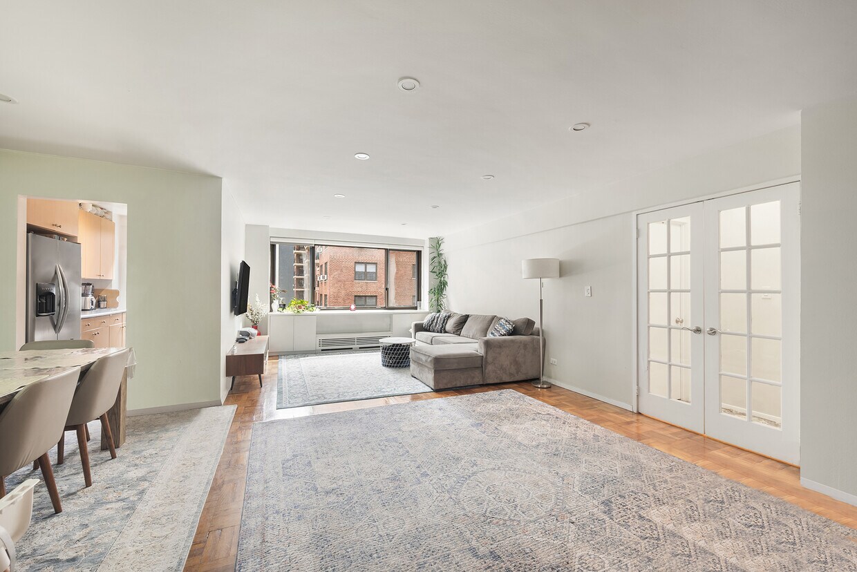Primary Photo - 425 E 63rd St