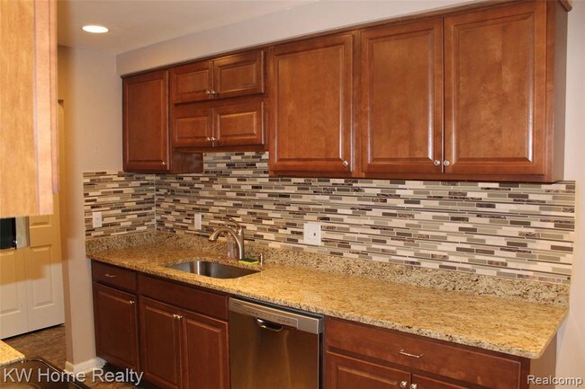 Building Photo - 29614 Farmbrook Villa Ct