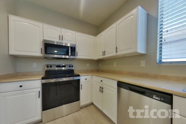 Building Photo - 6608 S 45th Ln