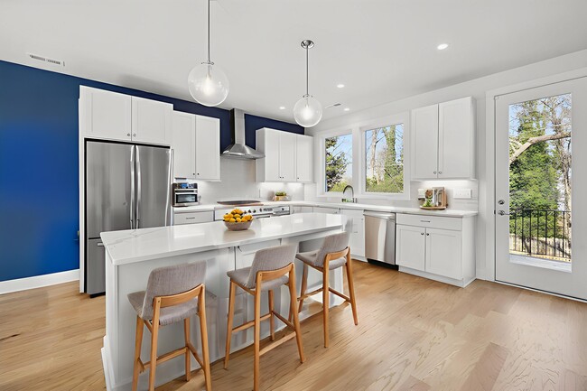 Photo - 1553 Pinecrest Ave Townhome