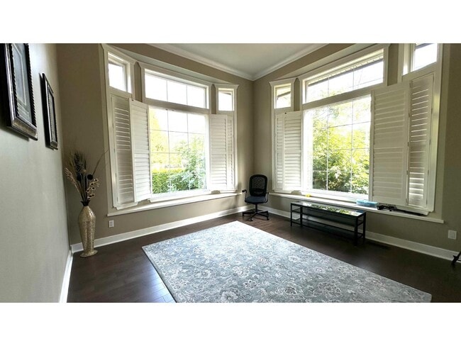 Building Photo - 15395 36