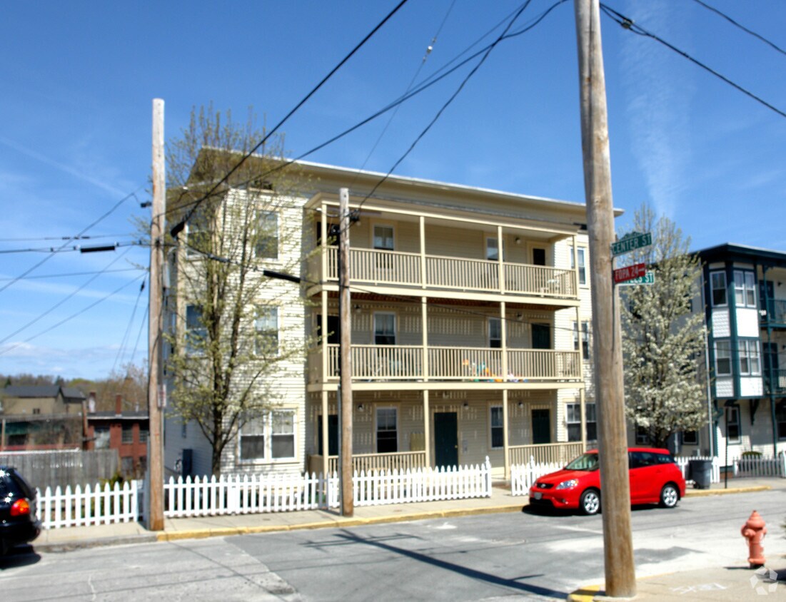 Primary Photo - 193 Sayles St